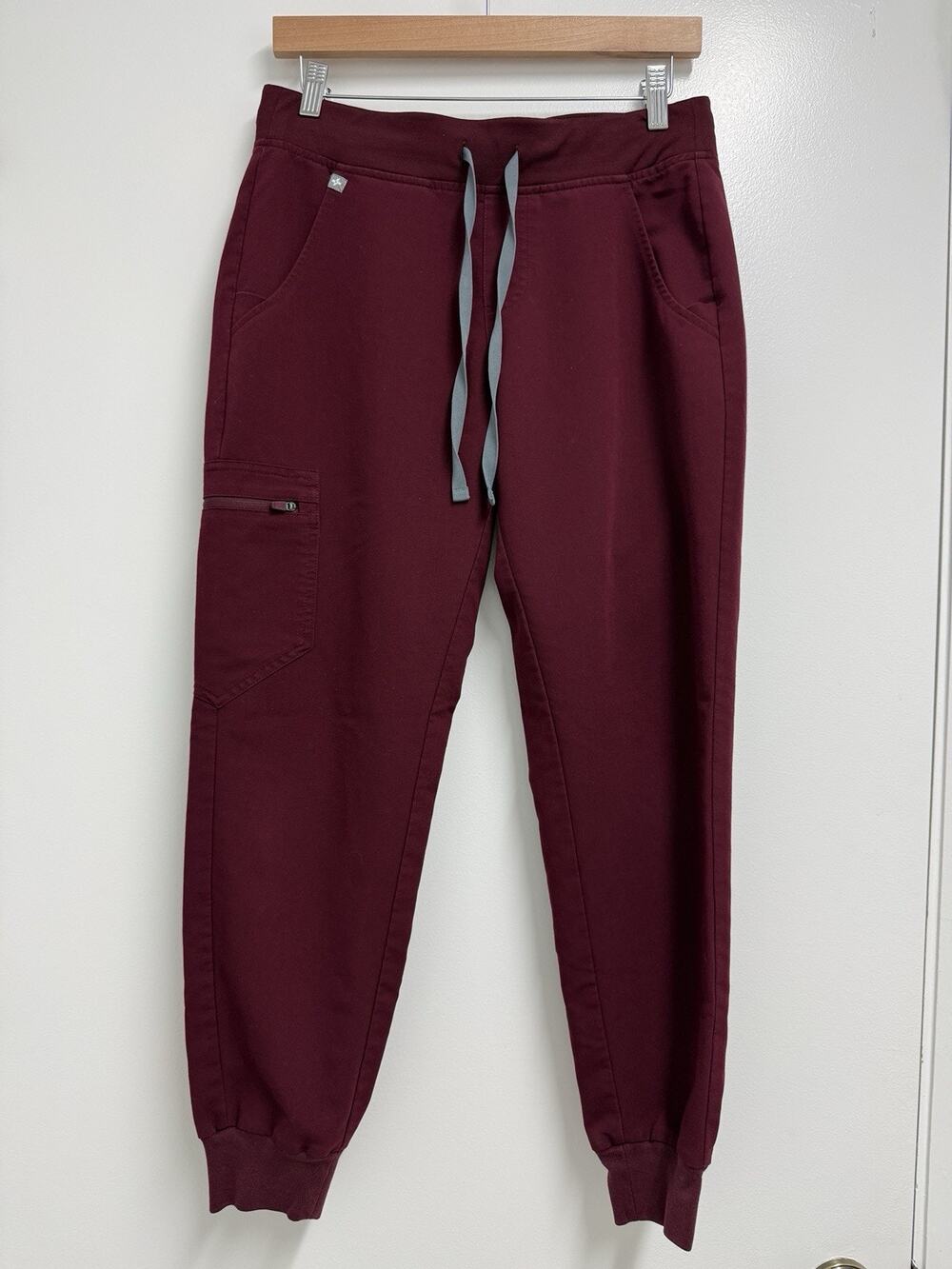 FIGS Zamora Jogger Scrub Pants Women’s S Burgundy Tech Collection